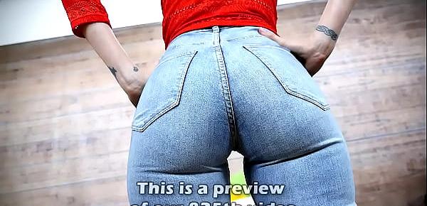  Amazing Bubble Butt on Skin Tight Jeans Busty Latina! OMG!